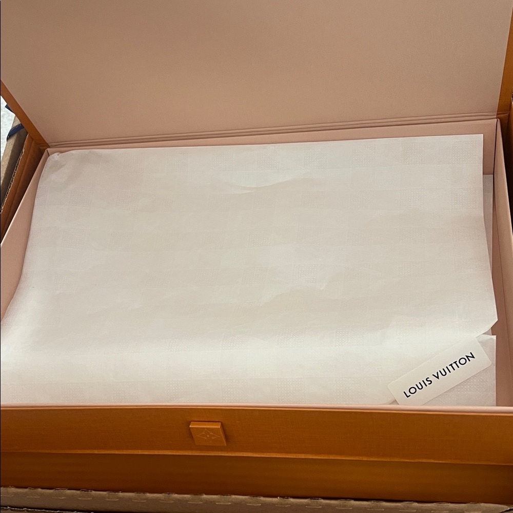 Louis Vuitton Orange Gift Box, Blue Ribbon, envelope, tag, tissue 16 x 11 x 2 - Picture 4 of 4